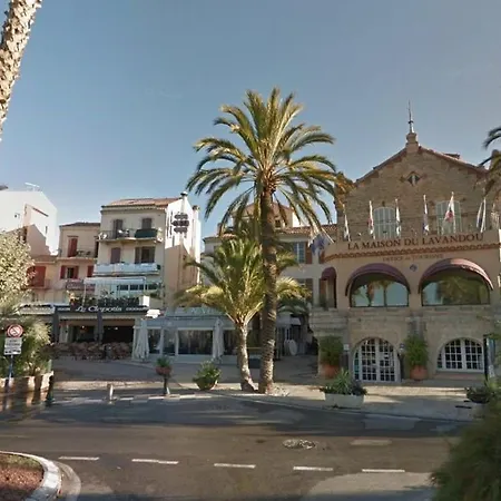 Apartment 2p Avec Terrasse, Jardin Et Piscine - Le Lavandou, 4 Couchages, Parking Inclus - Fr-1-251-573