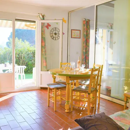 2p Avec Terrasse, Jardin Et Piscine - Le Lavandou, 4 Couchages, Parking Inclus - Fr-1-251-573 * Le Lavandou