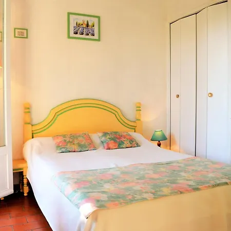 2p Avec Terrasse, Jardin Et Piscine - Le Lavandou, 4 Couchages, Parking Inclus - Fr-1-251-573 * Le Lavandou